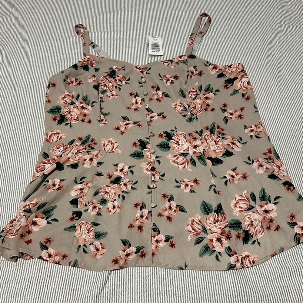 NWT Torrid Spaghetti Strap Floral Top